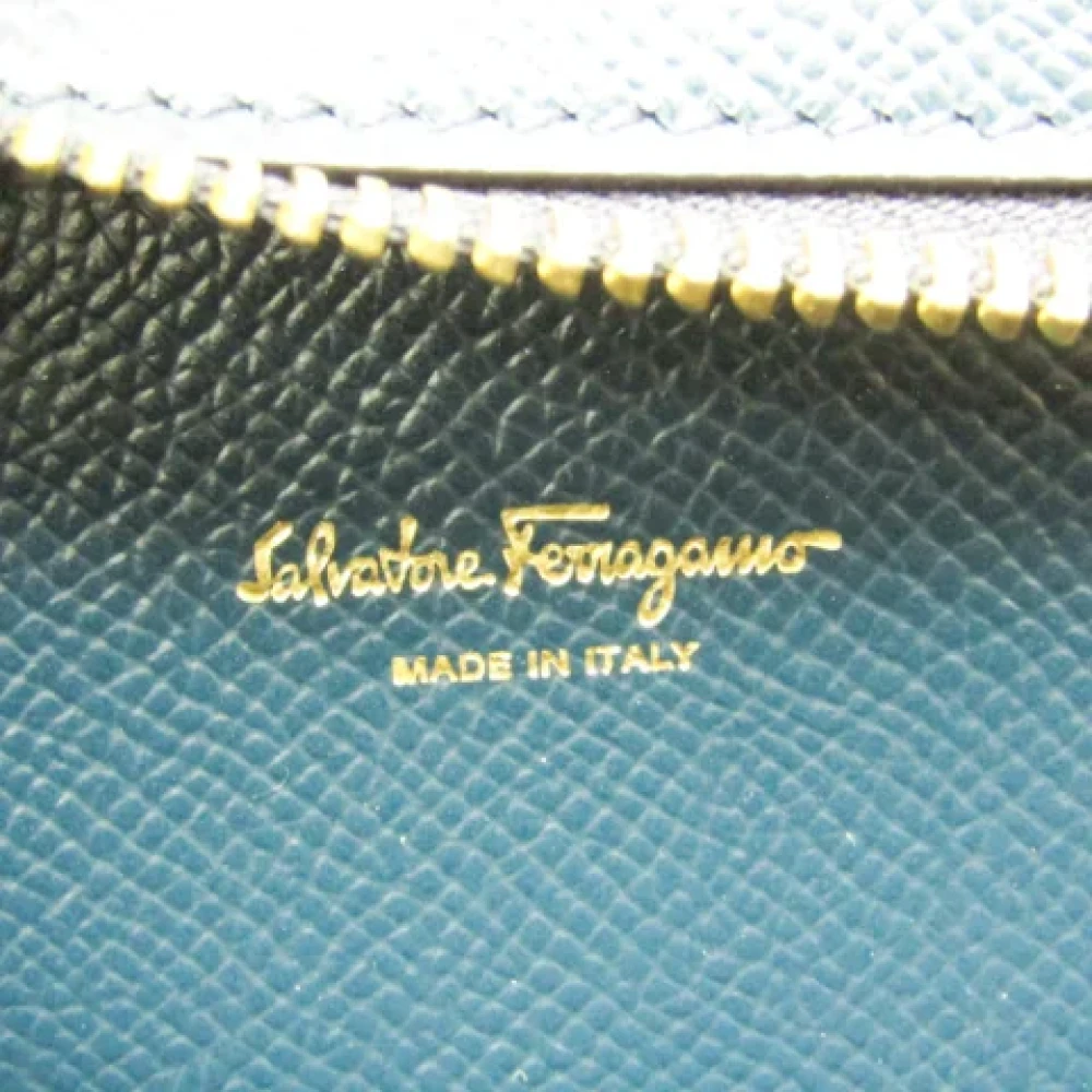Salvatore Ferragamo Pre-owned Leather handbags Green Dames