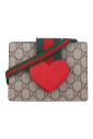 handtas-met-hartdetail