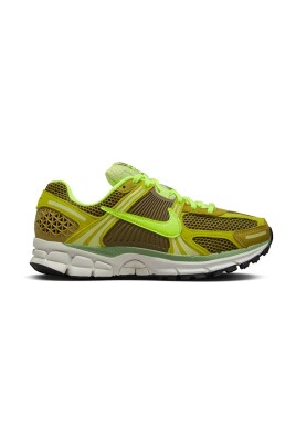 vomero-5-volt-och-moss-sneakers