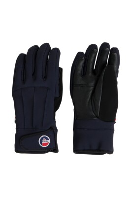 glacier-w-gloves