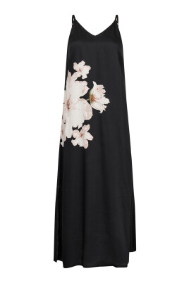 svart-blommig-klanning-elegant-stil