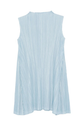 robe-sans-manches-plissee-bleu-clair