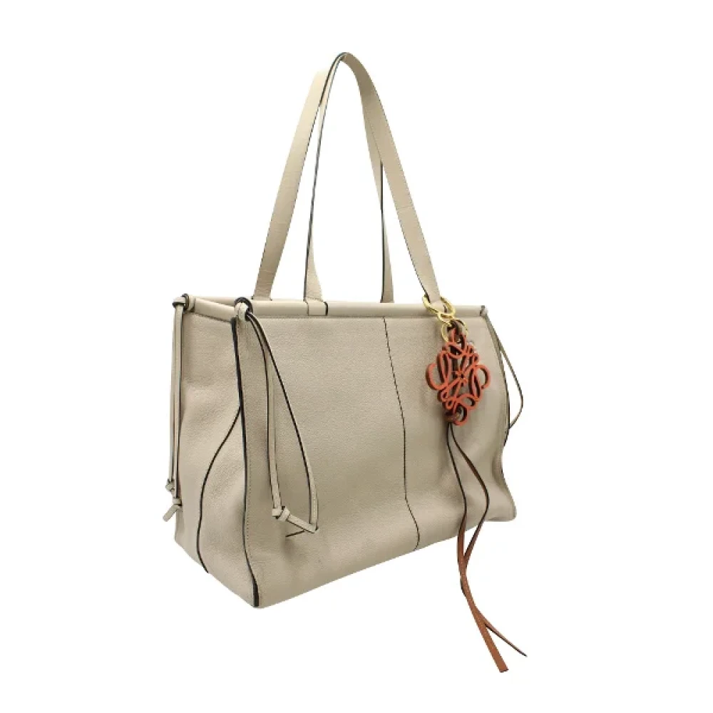 Loewe Pre-owned Leather shoulder-bags Beige Dames