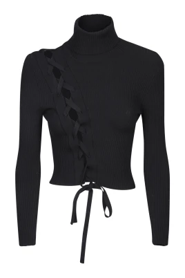 Kiki Turtleneck