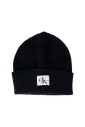 bonnet-en-laine-noire-a-cotes