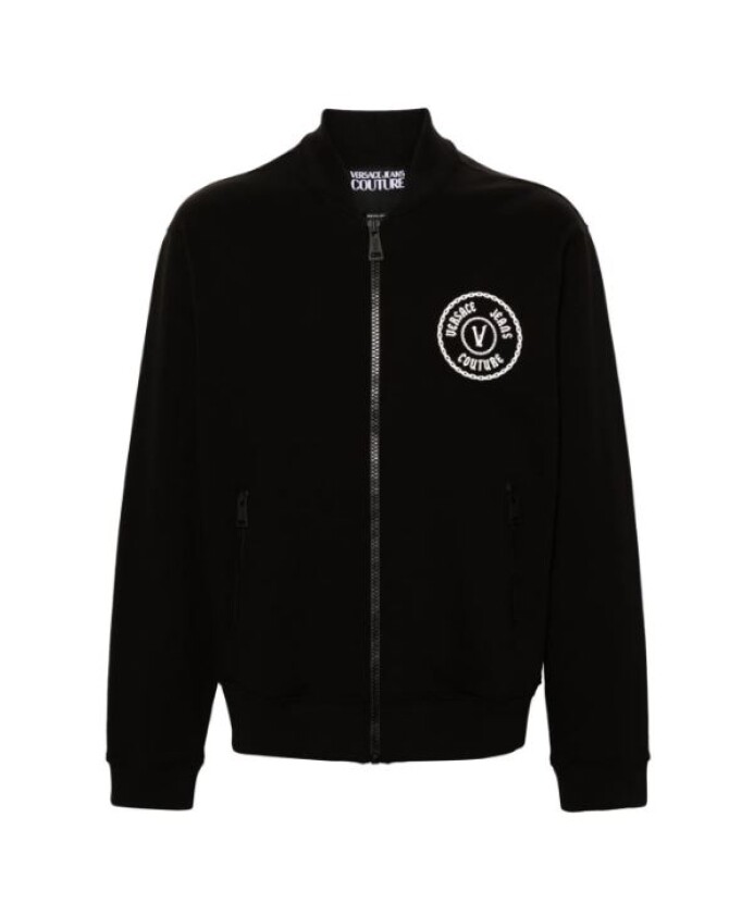 pull-noir-pour-un-look-elegant