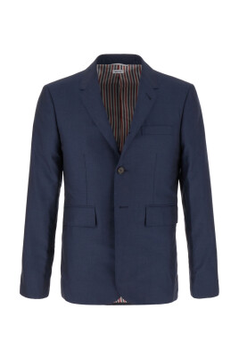 single-breasted-long-sleeved-blazer