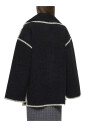 manteau-gris-en-laine-avec-echarpe-a-franges