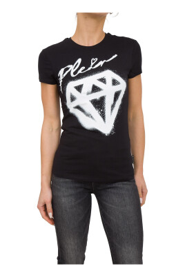black-round-neck-t-shirt