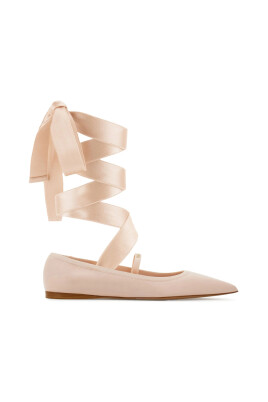 beige-lace-up-leather-shoes-with-gold-logo
