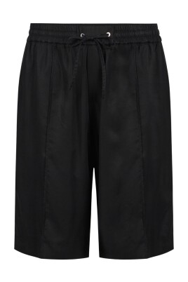 komfortabel-pasform-sorte-bermuda-shorts-i-tencel-med-kontraststriber