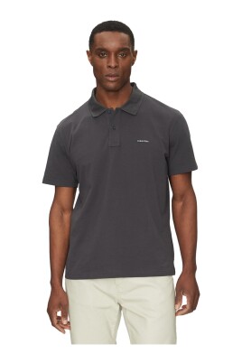 polo-noir-a-manches-courtes