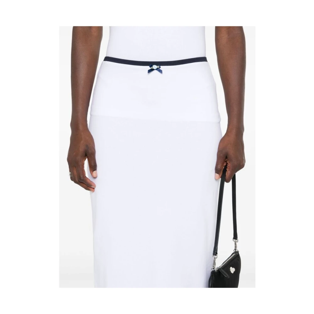 Rowen Rose Blauwe Bloemenapplicatie Jersey Rok White Dames