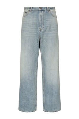 relaxed-fit-blue-denim-jeans