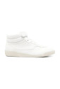 baskets-blanches-a-lacets-avec-details-perfores