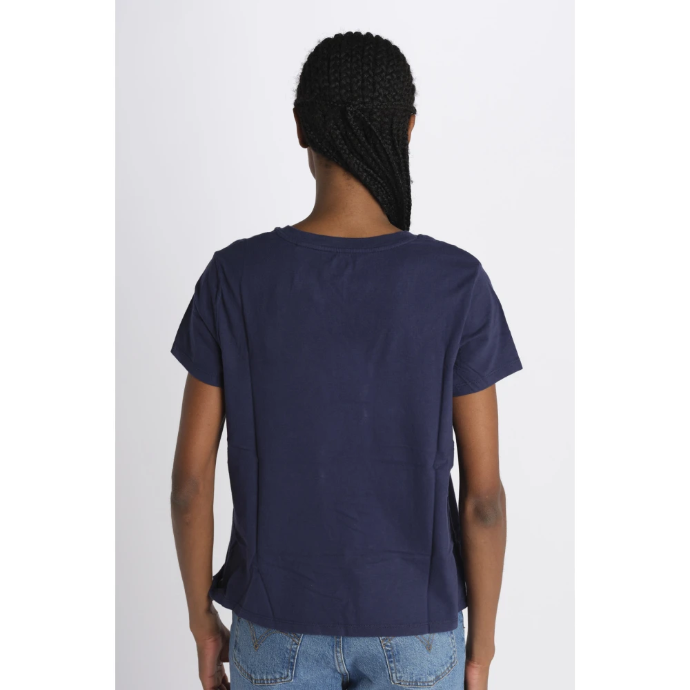 Levi's Blauwe V-hals T-shirts en Polos Blue Dames