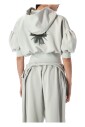 pull-a-capuche-gris-a-manches-courtes