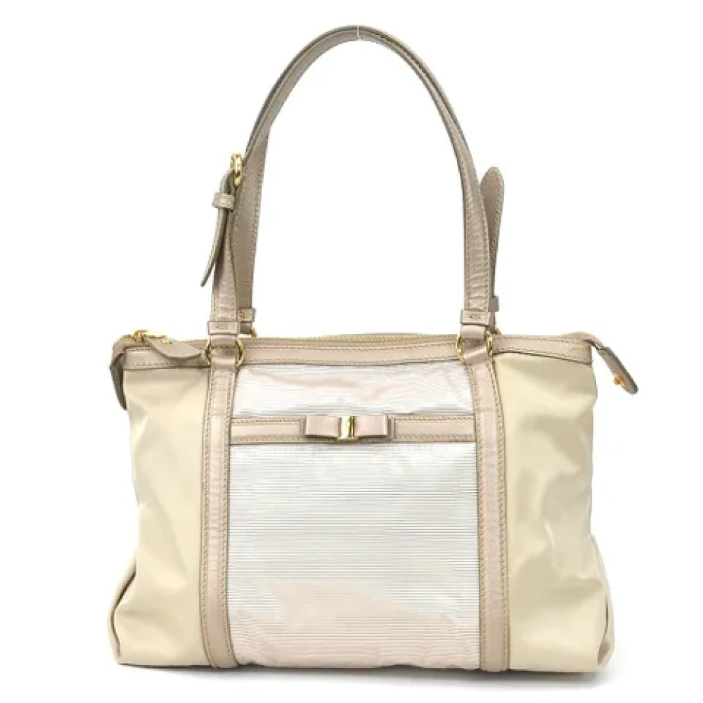 Salvatore Ferragamo Pre-owned Fabric shoulder-bags Beige Dames
