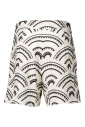 shorts-ecru-pour-un-look-elegant