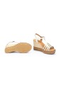 sandalette-a-talon-compense-tresse