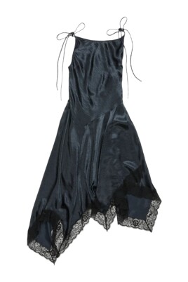 robe-en-satin-avec-dentelle