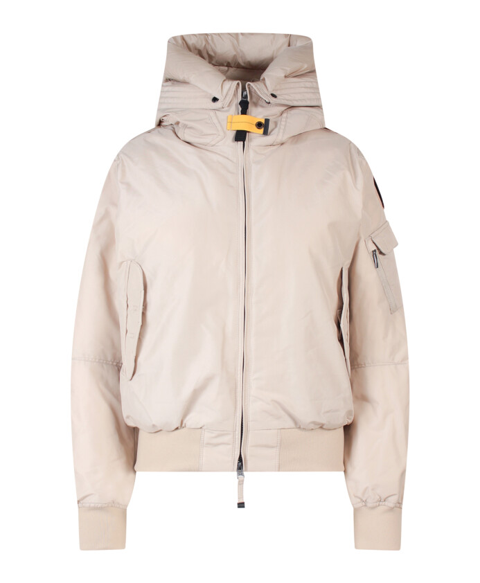 veste-beige-avec-patch-iconique