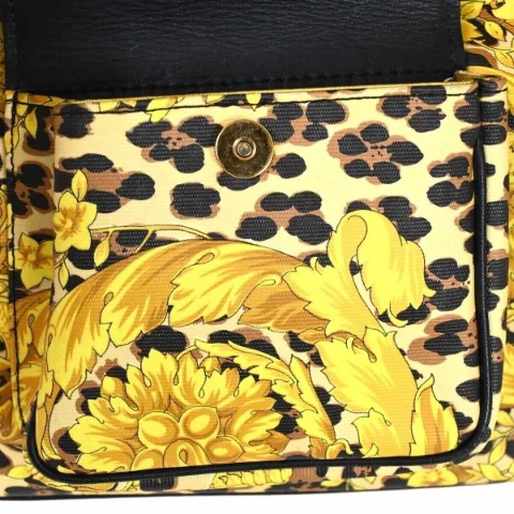 Versace Pre-owned Cotton shoulder-bags Yellow Dames