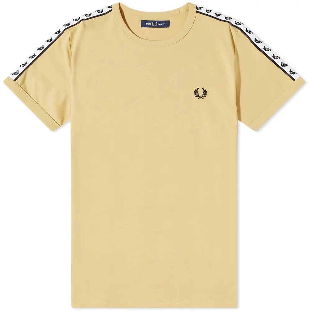 Tops > T-Shirts - - Fred Perry - Modalova