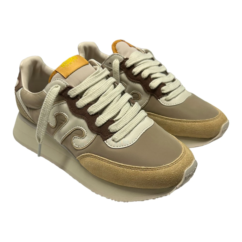 Wushu Ruyi Sneaker van suède en nylon rubberen zool Beige Dames