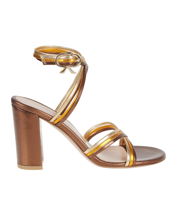 brown-sandals-elevate-style-comfortably-chic