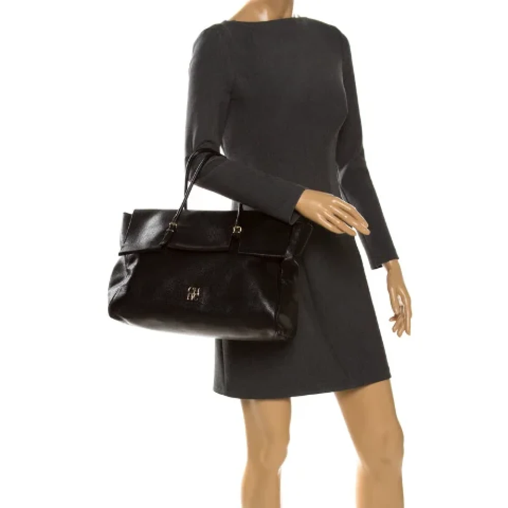 Carolina Herrera Pre-owned Leather totes Black Dames