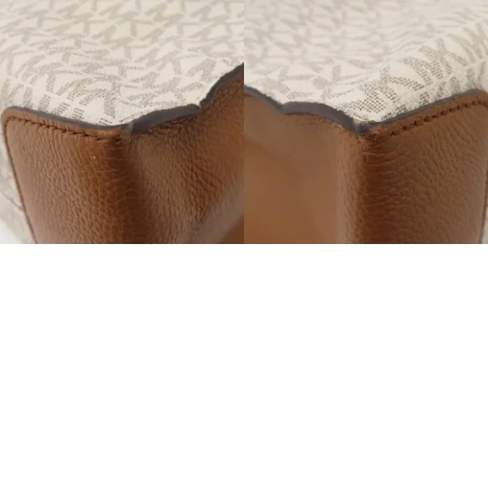 Michael Kors Pre-owned Canvas shoulder-bags White Dames