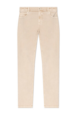 jeans-med-avsmalnande-ben