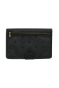pre-owned-cuir-pochettes-minaudieres
