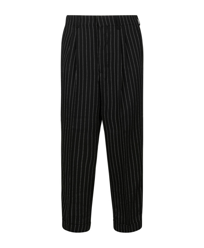 pantalon-noir-coupe-carotte