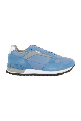 sneaker-bleue-pour-homme-et-femme
