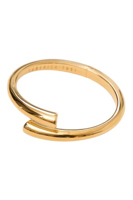 elegant-gold-bracelet