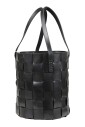 sac-seau-en-cuir-avec-compartiment-spacieux