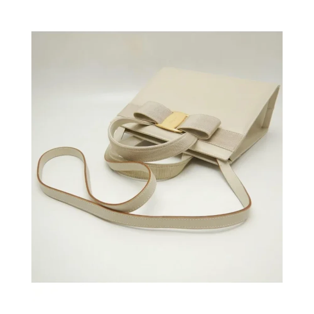 Salvatore Ferragamo Pre-owned Leather shoulder-bags White Dames