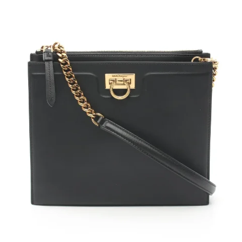 Salvatore Ferragamo Pre-owned Leather shoulder-bags Black Dames