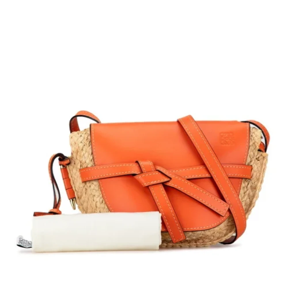 Loewe Pre-owned Leather shoulder-bags Beige Dames