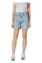 shorts-en-denim-bleu-clair-avec-poches