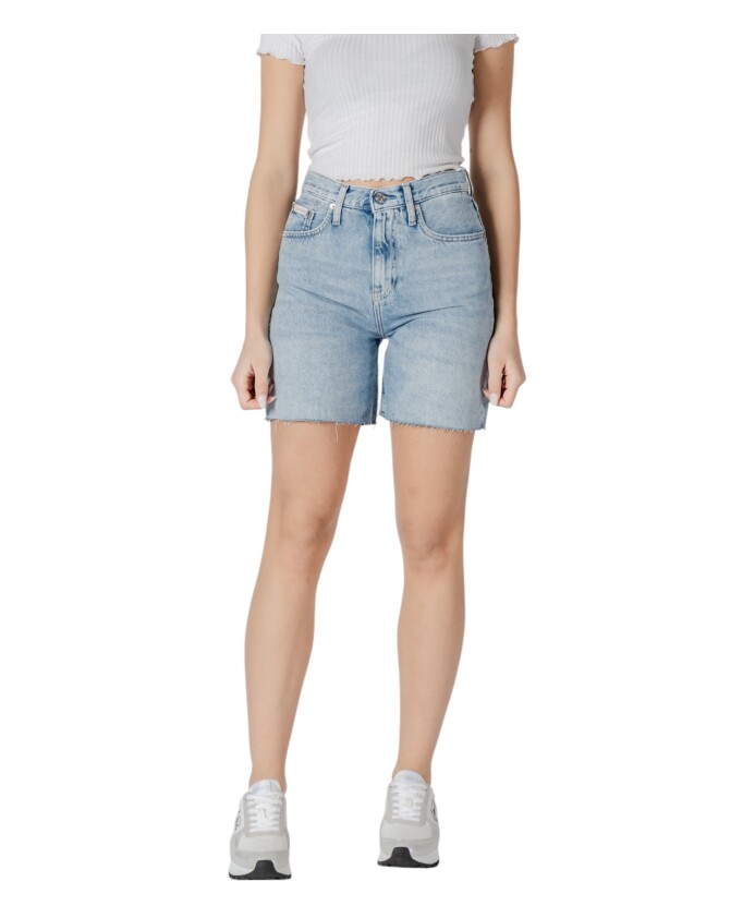 shorts-en-denim-bleu-clair-avec-poches