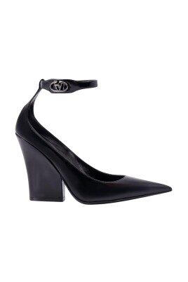 black-rockstud-ankle-strap-pump