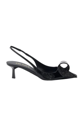 Lackpumps med elastiskt band