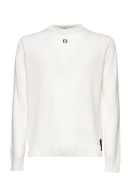 white-sweater-collection