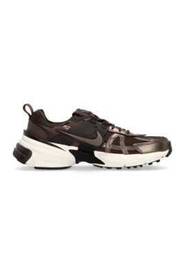 velvet-brown-running-shoes-with-swoosh