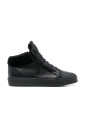 black-elegant-closed-flats-sneakers