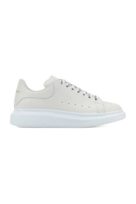 white-platform-sneakers-with-perforated-detailing