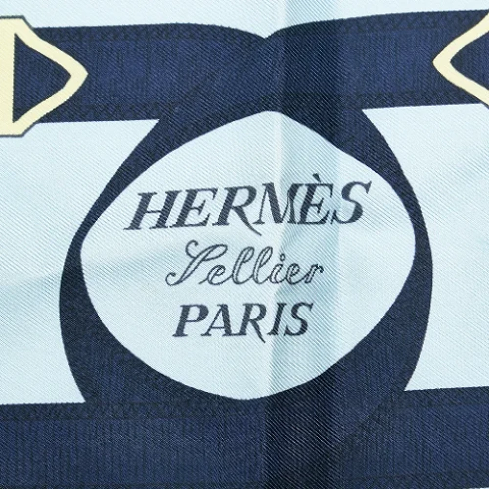 Hermès Vintage Pre-owned Silk scarves Blue Dames